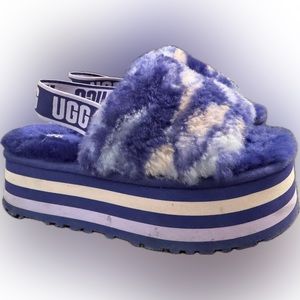 Purple platform fuzzy UGG slipper, size 7